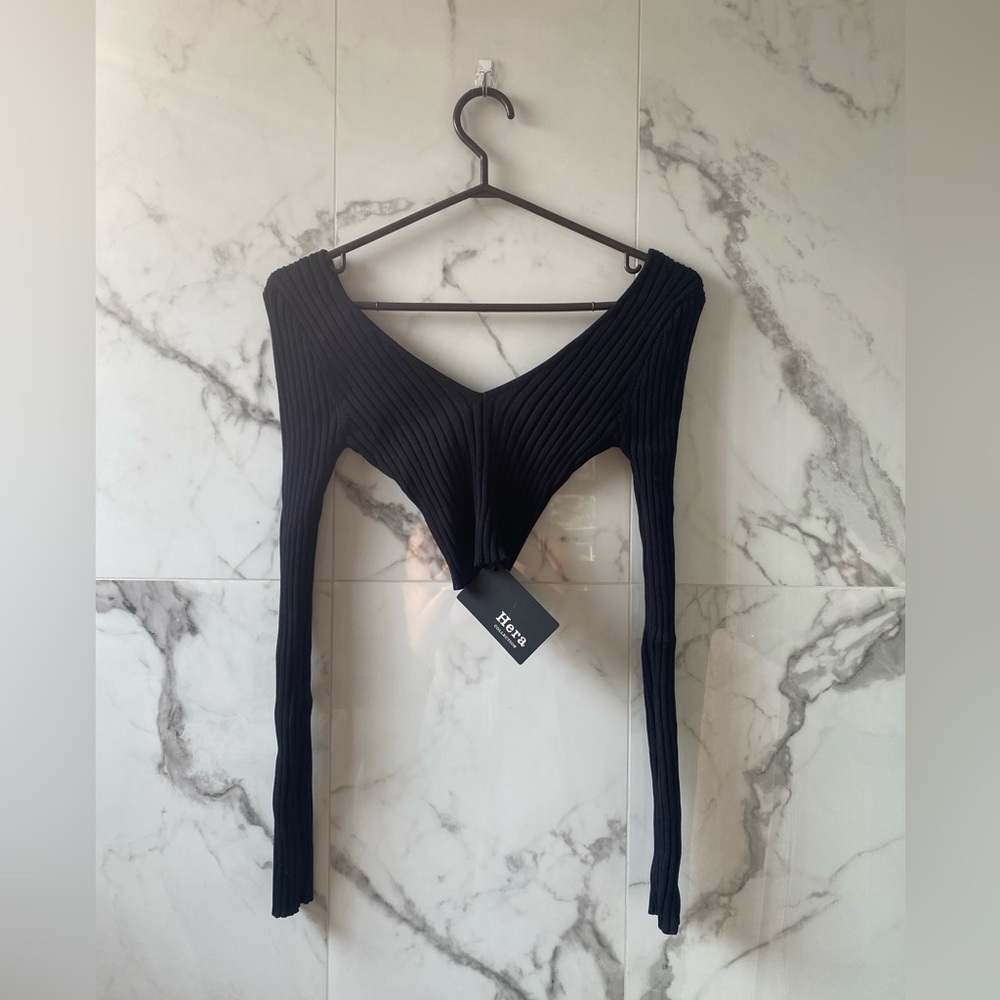 V neck crop top long sleeve